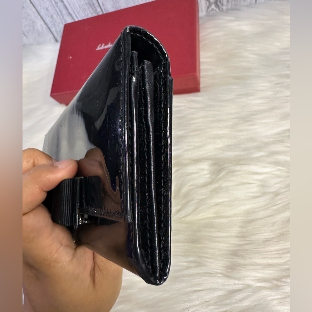 SALVATORE FERRAGAMO continental zip wallet in black - Picture 6 of 16
